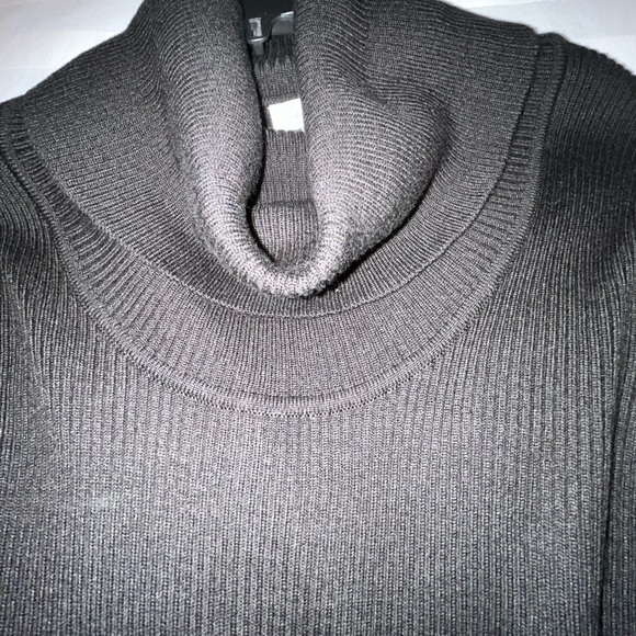 Calvin Klein - Picture 3 of 3